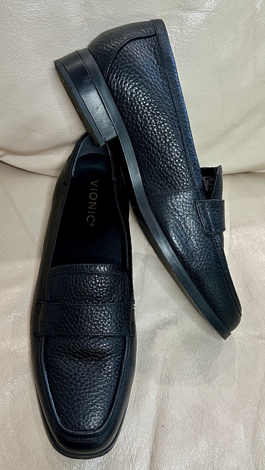 Vionic Sellah Black Pebble Loafers Size 9 Office Work Career Professional EUC 3