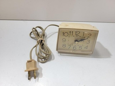 Vintage Westclox Bold II Dialite Electric Alarm Clock Model 22190