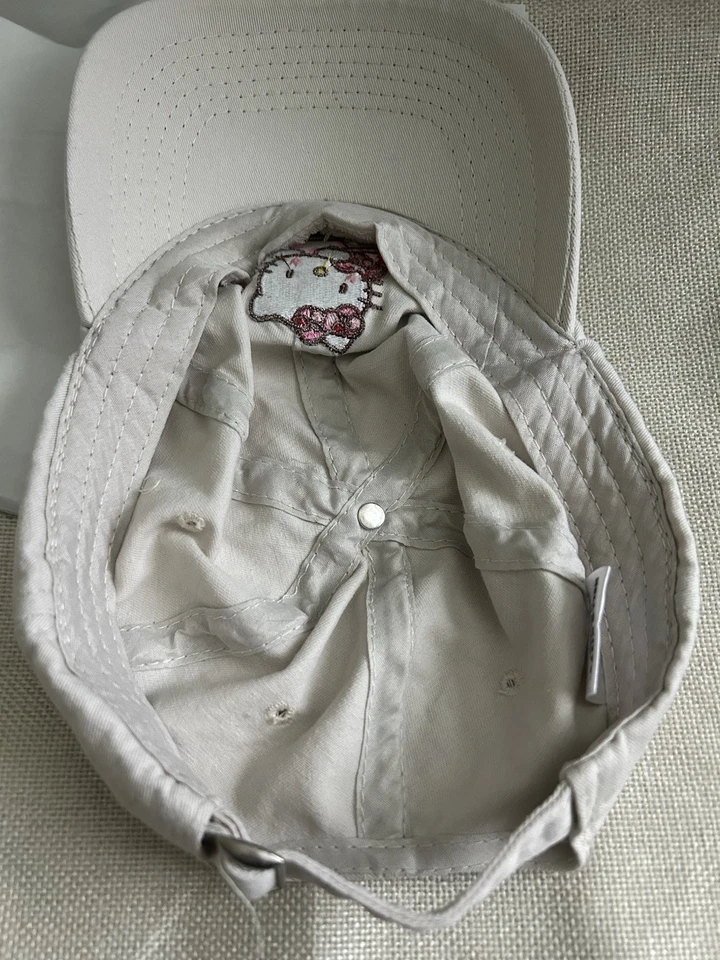 Sombrero para niños Sanrio Hello Kitty crema y rosa Foto 4 de 4