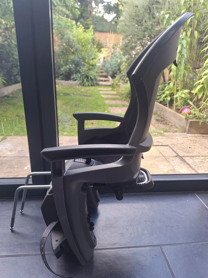 Hamax Smiley Child Bike Seat Rear Mount with 2 Brackets - Image 2 of 3