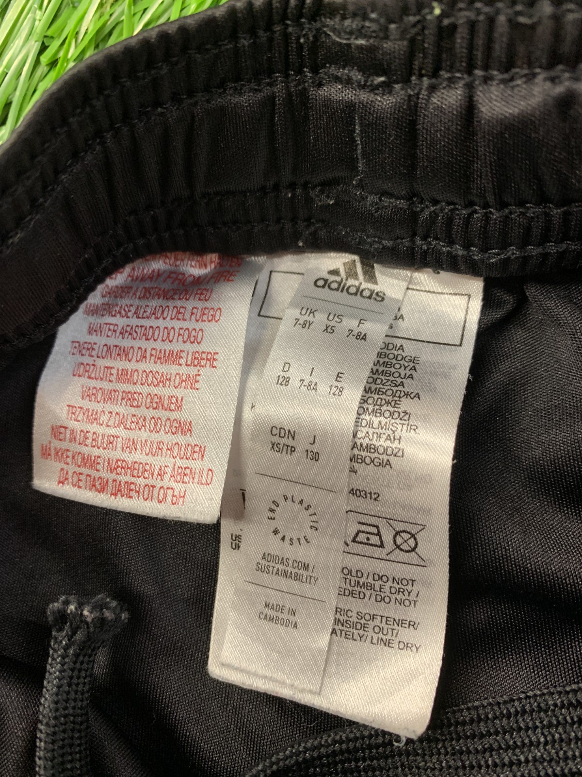 REAL MADRID 2022-2023 FOOTBALL KIT SHIRT JERSEY AND SHORTS THIRD ADIDAS YOUNG XS thumbnail 16