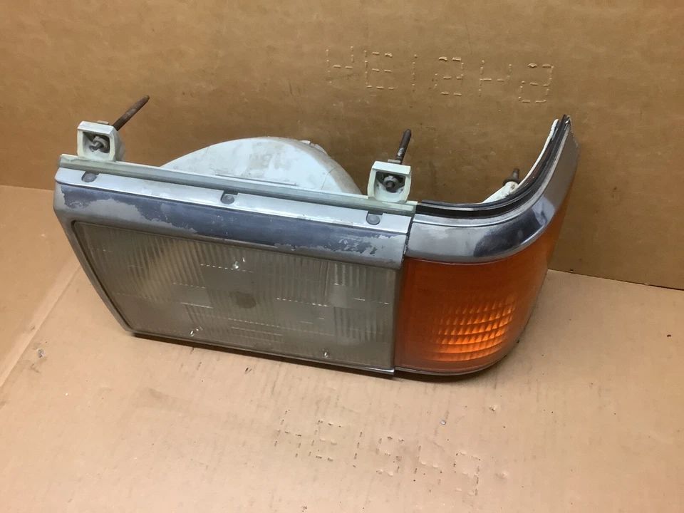 Farol esquerdo do lado do motorista e luz indicadora Ford Bronco F150 F250 F350 1987 - 1991 - Imagem 2 de 3