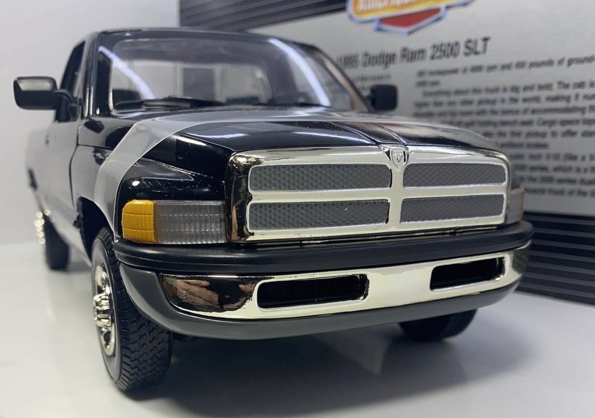 マイスト　Dodge Ram Pickup1995 1/18 1995 Dodge Ram 2500 truck , red | eBay