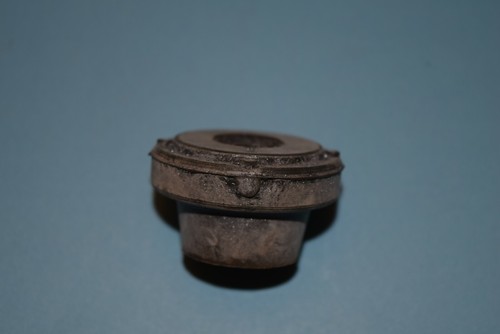 NUEVO STOCK ANTIGUO FABRICANTE DE EQUIPOS ORIGINALES MAZDA 1970-1980 BUJE DE GOMA 1757-34-153 - Imagen 2 de 4