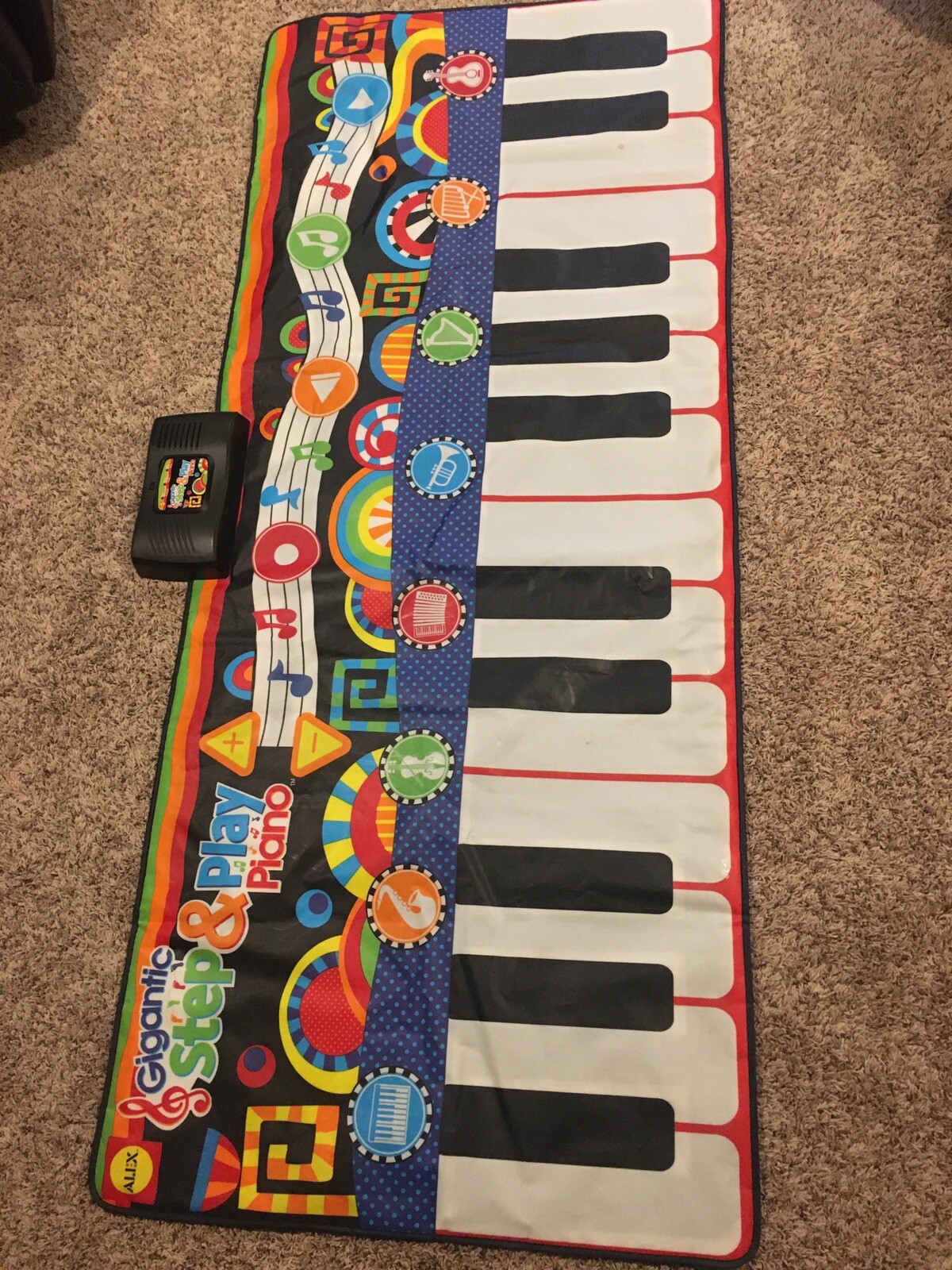 alex step and play piano