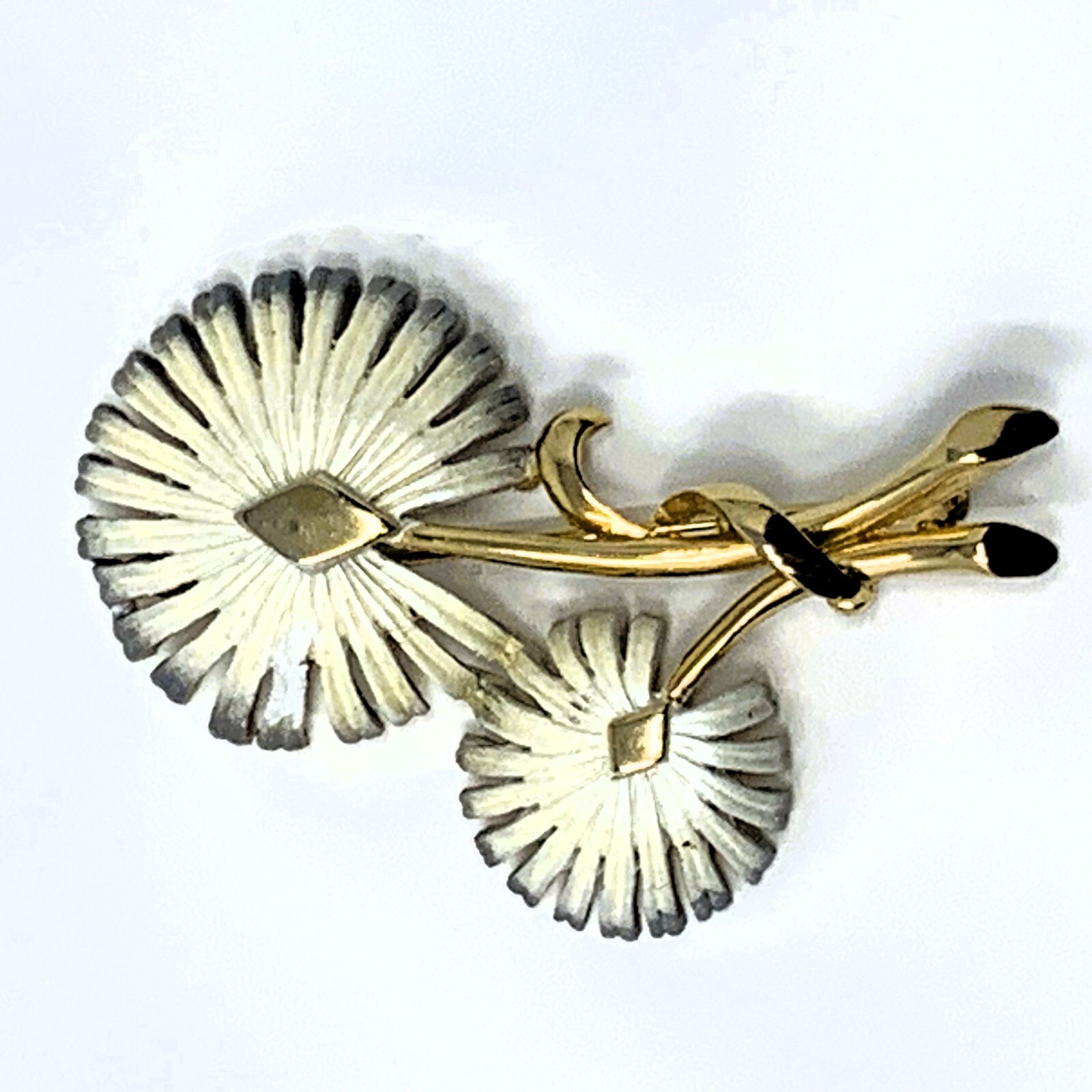 Unsigned Dandelion Brooch - image 2