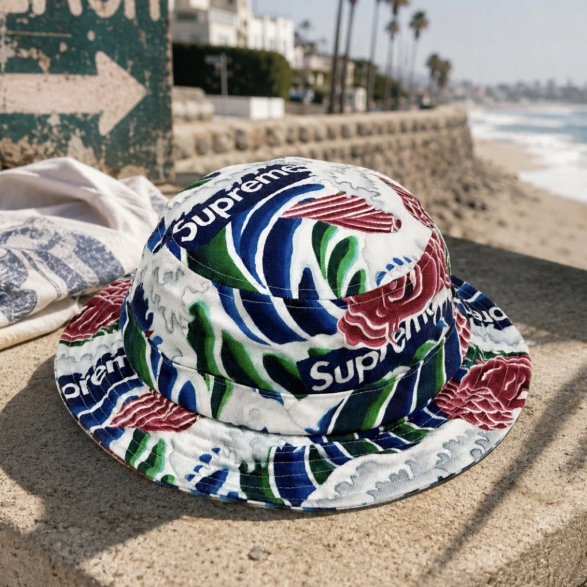 SS20 SUPREME WAVES CRUSHER KOI ALL OVER PRINT BUCKET HAT WHITE S/M NEW
