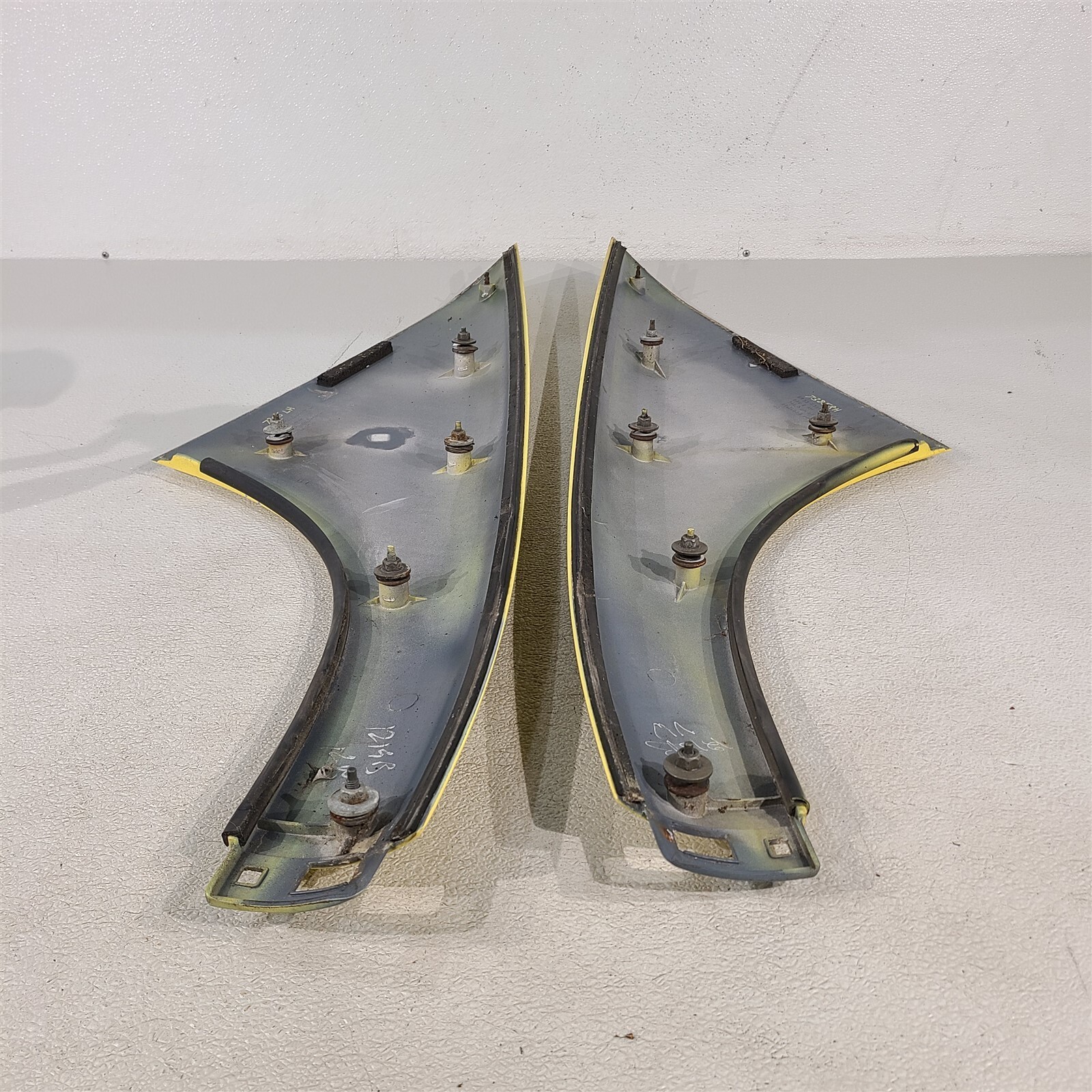 99-04 Ford Mustang Coupe Quarter Window Sail Panels Lh Rh Aa7385