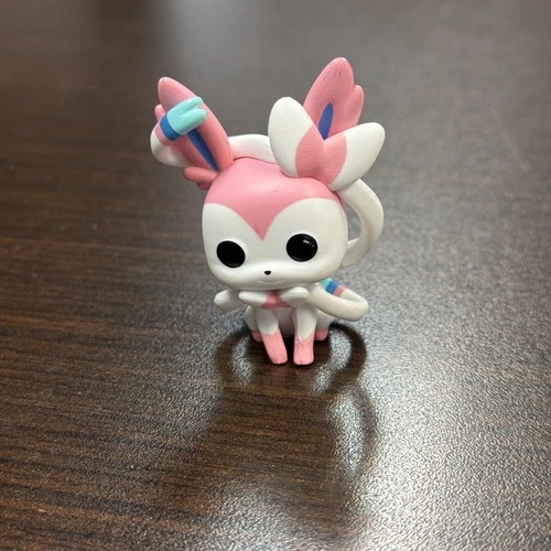 Pokemon Sylveon Vinyl Figure