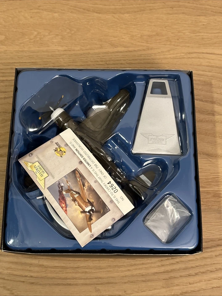 Corgi Flying Mule US33820 P-47 Thunderbolt Donnie Boy Dominic Gentile - 635/750 - Image 2 of 4