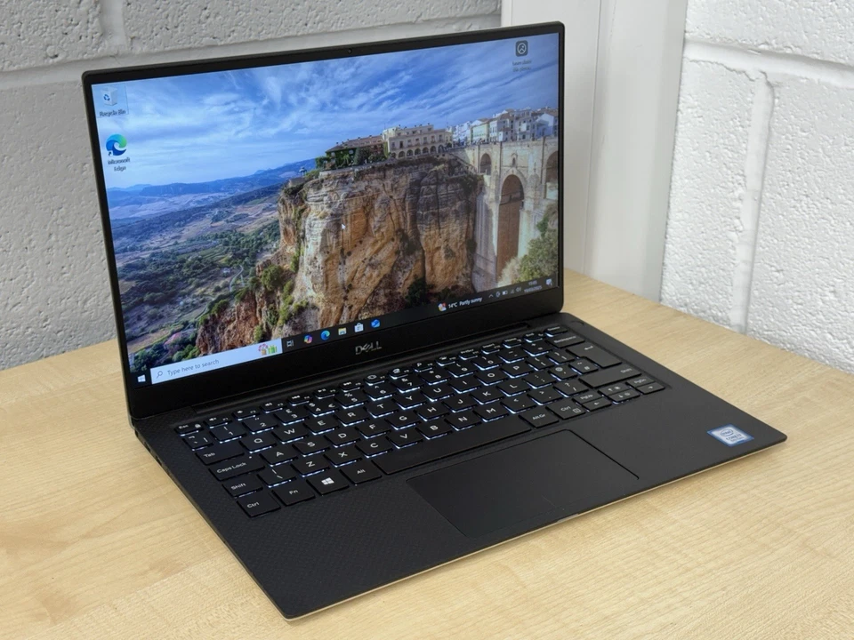Dell XPS 13 9380 Laptop 13.3" Quad i7-8565U 8GB 256GB NVMe WIFI Windows 10 X4 - Image 3 of 4