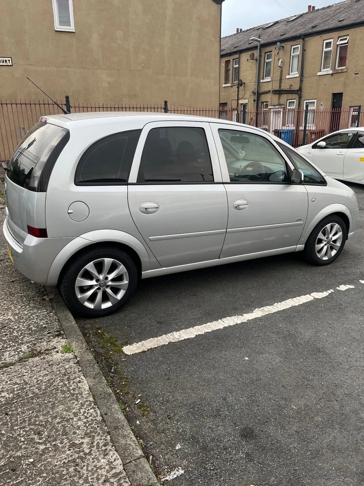 Vauxhall Meriva 1.4 petrol 5 door 2009 very tidy drives well No Mot - Image 2 of 4
