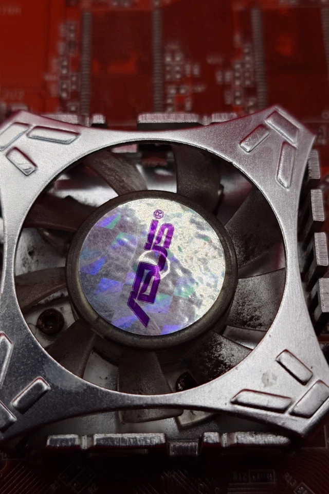 ASUS ATI Radeon 9550 128MB AGP 8x Dual-Channel Video Card, DVI S-Video VGA - Image 4 of 4