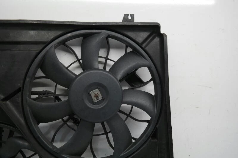 2003-06 KIA SORENTO Radiator Fan Motor Fan Assembly 6 Cylinder - Image 4 of 4