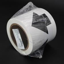 Cinta marcadora de tubo Brady de 4" cinta de flecha blanca con flechas negras rollo de 4 pulgadas x 54 pies