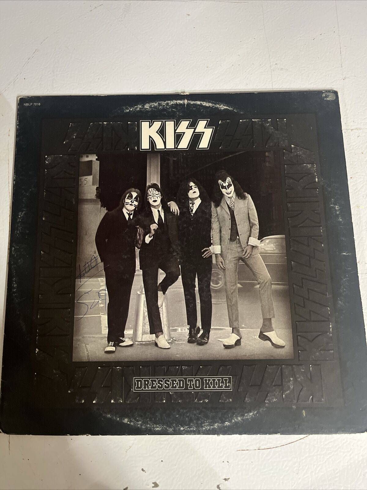 ORIGINAL 1975 KISS DRESSED TO KILL VINYL LP BOGART BLUE LABEL RARE