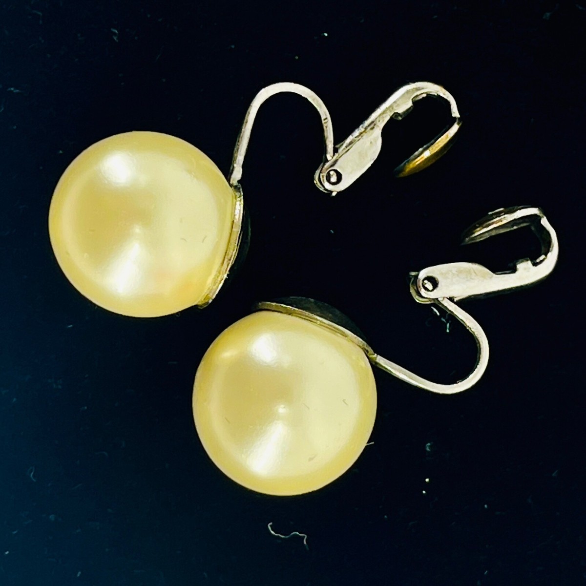 Vintage Faux White Pearl Stud Earrings Large Clip On Silver Tone Metal