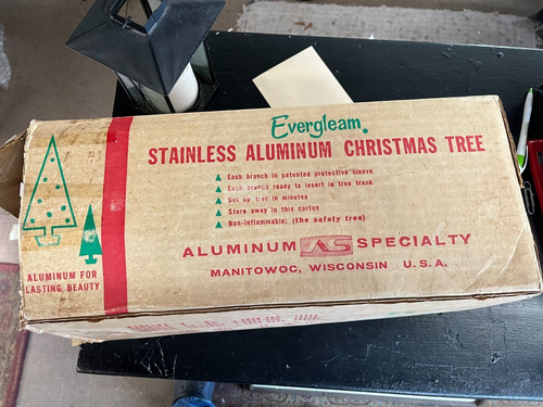 Vintage Evergleam Aluminum Christmas Tree 4 Foot w/ Box - Picture 7 of 11