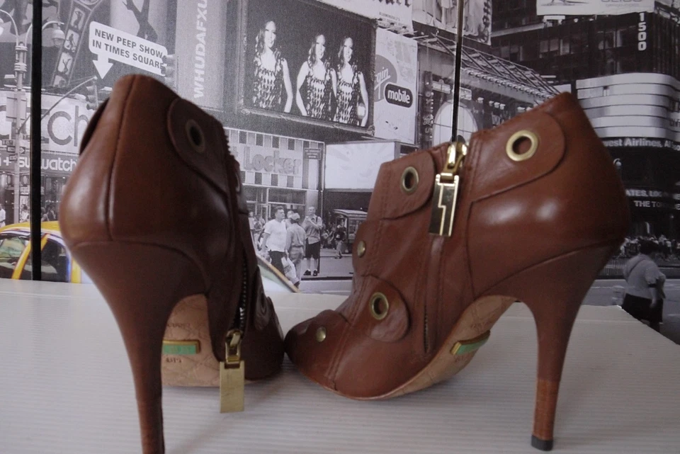 Luxury L.A.M.B. Gwen Stefani Sexy Botín Peep Toe Bomba Cuero Talla 8 M Foto 2 de 4