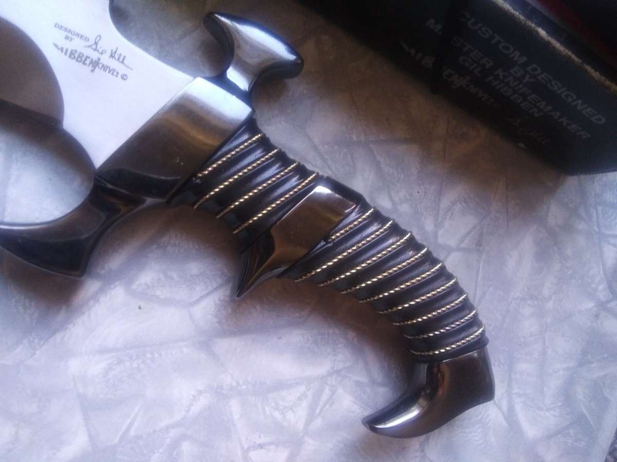1993 United Cutlery Gil Hibben Raven Fantasy Fighter Knife