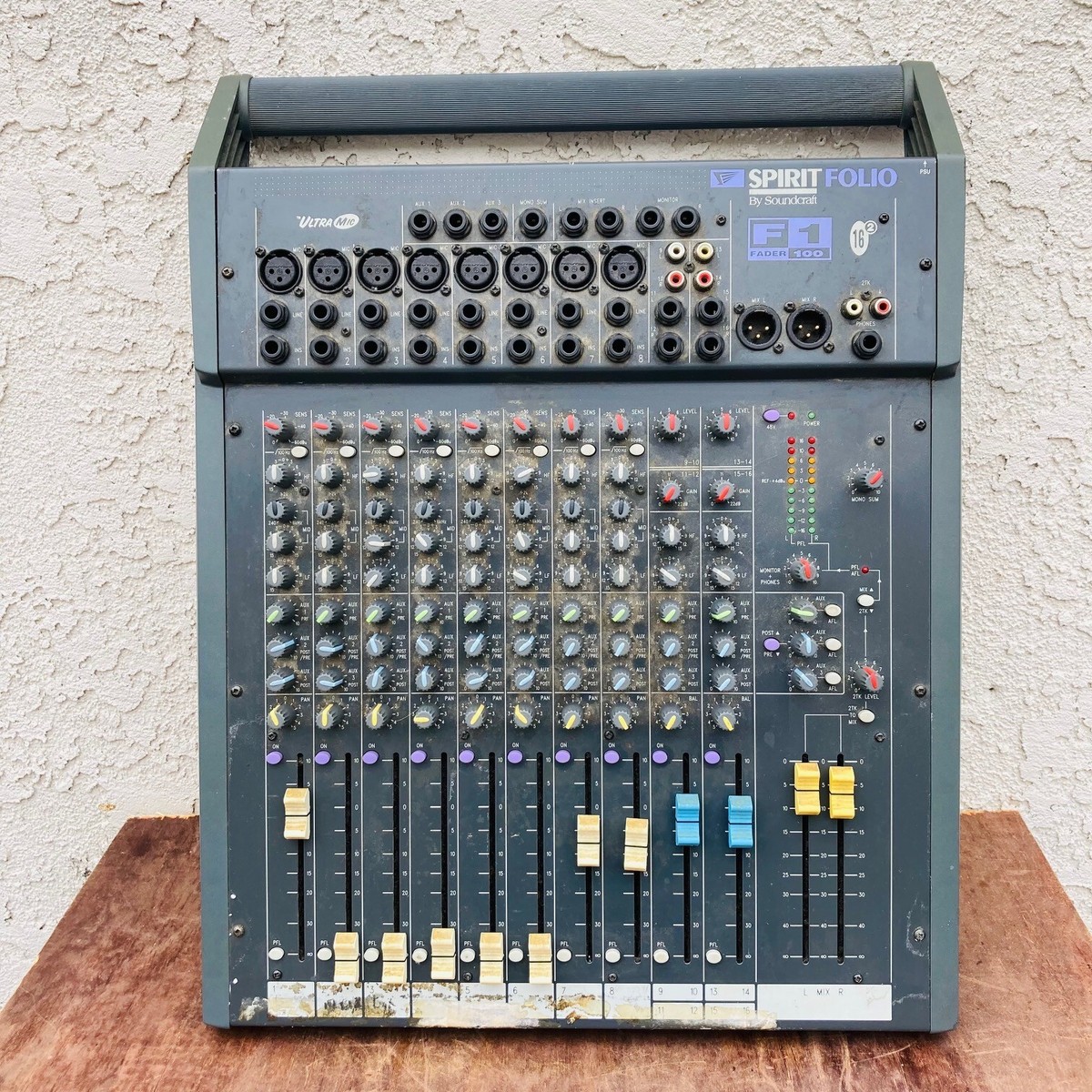 【希少】サウンドクラフト ミキサー SPIRIT FOLIO F1 Spirit Folio Mixing Desk by Soundcraft F1 Fader 100 14:2, UK Power