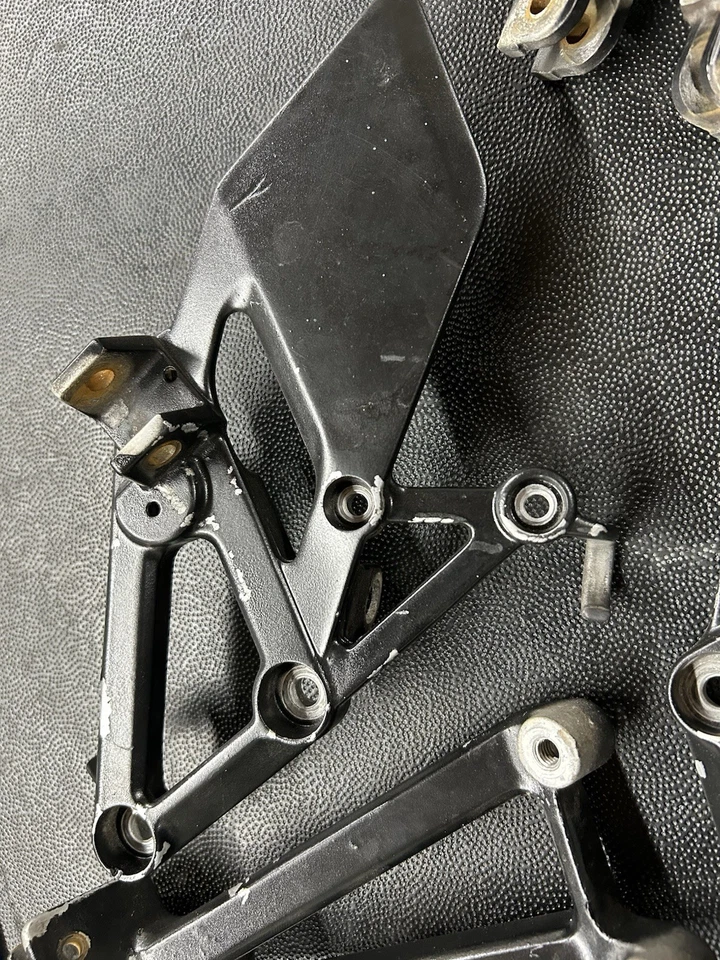 Honda CBR600F3 1998 estriberas soportes accesorios ¡Excelente estado! Foto 3 de 4