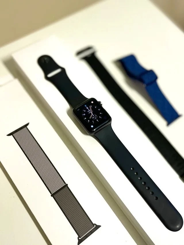 Apple Watch Series 3 Space Gray- Black y 3 correas buen estado  - Imagen 2 de 4