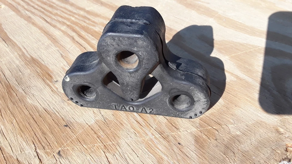 Honda Crosstour 2010-2015 montaje de escape silenciador tubo suspensión goma OEM Foto 2 de 4