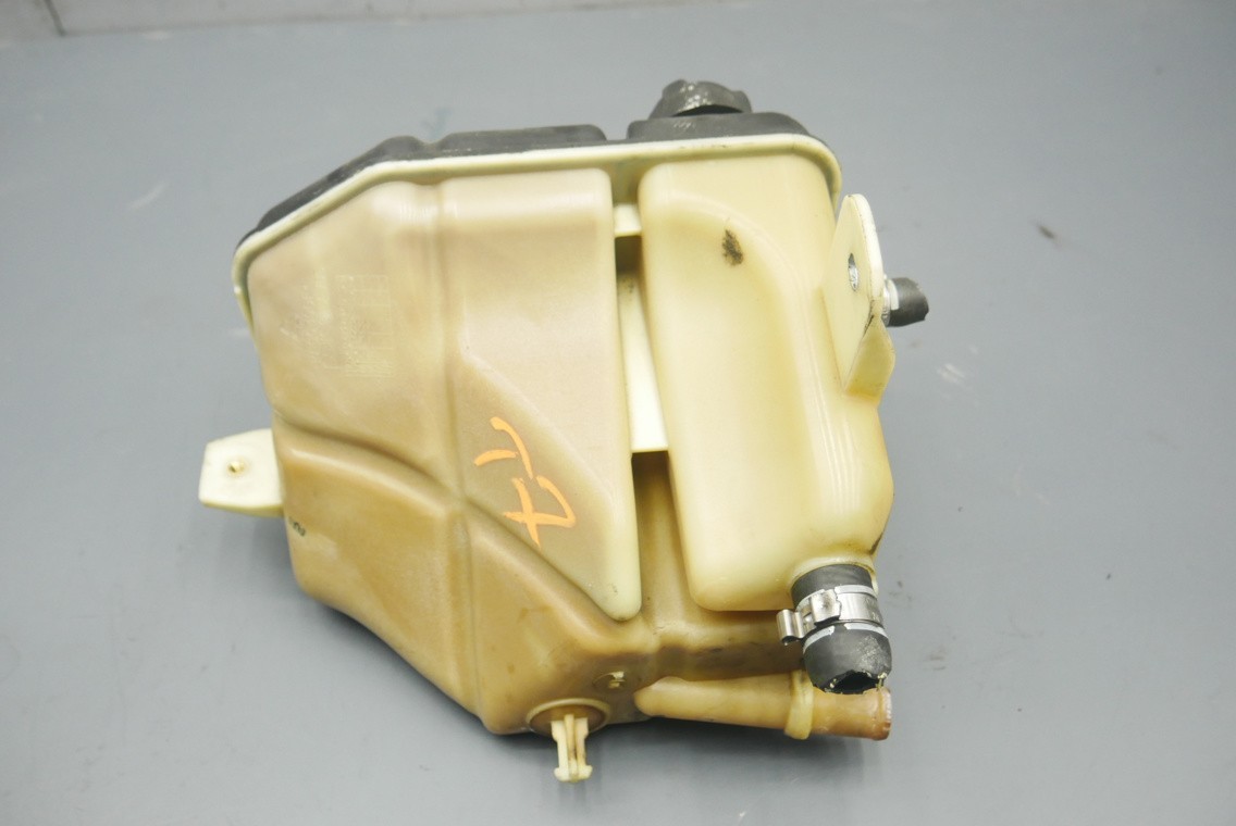 Maserati Ghibli 2014-2024 Coolant reservoir