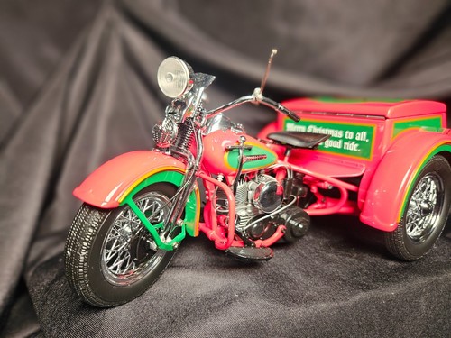 Franklin Mint 2004 Harley Davidson 1947 Christmas Trike 1:10 Scale Inv. #4733 - Picture 5 of 7