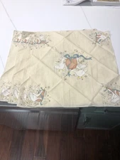 International Marmalade Goose With Apple And Ribbon Napkins. Set Of 4.