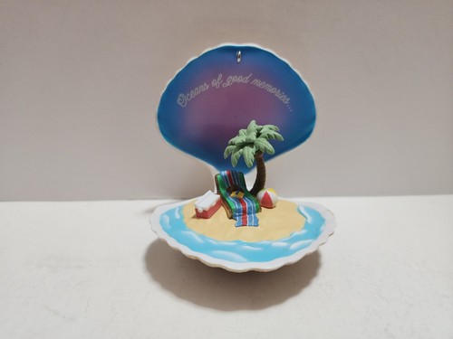 Hallmark Keepsake Christmas Ornament Oceans Of Good Memories Clam 2024 New - Picture 2 of 13