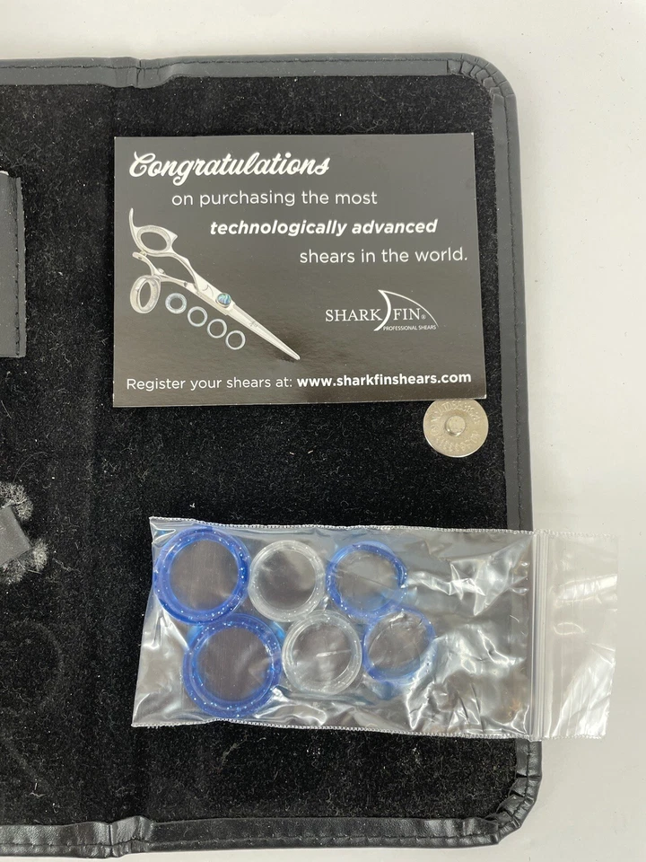 Kit de tijeras de peluquero estándar de aleta de tiburón 1 par con accesorios Foto 4 de 4