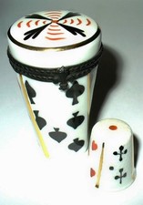CAJA LIMOGES - ESTUCHE DE COSTURA Y DEDAL - TRAJES DE CARTAS - JUEGOS - JUEGOS DE AZAR - LAS VEGAS