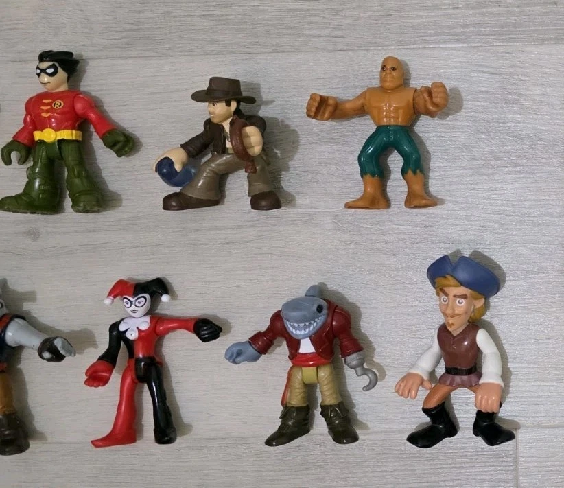 9 x PAQUETE FIGURAS FISHER-PRICE IMAGINEXT PIRATA TIBURÓN BATMAN ROBIN HARLEY QUINN Foto 3 de 4