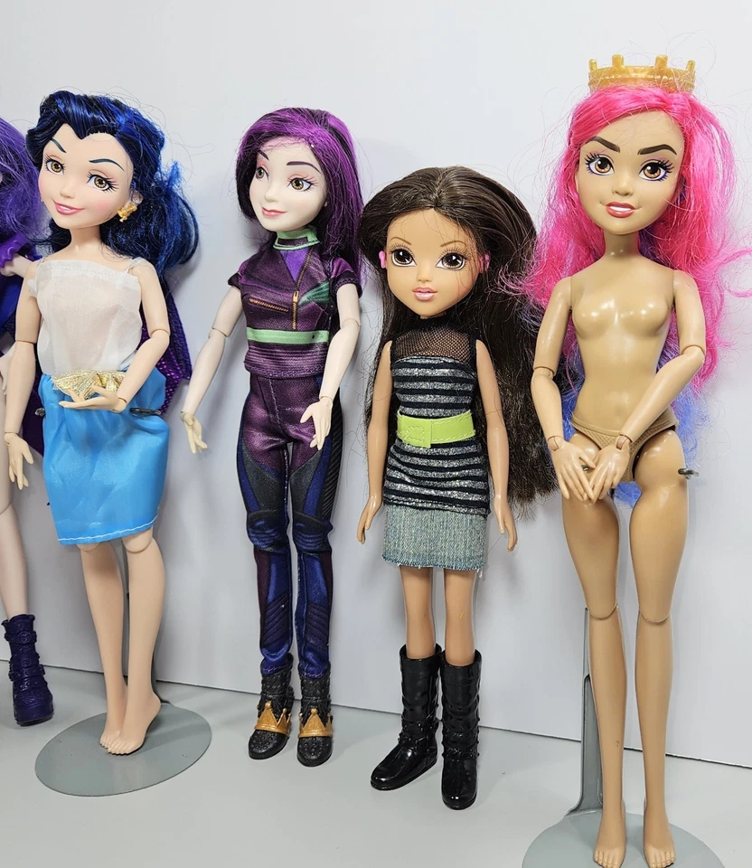 Lot Of 6 Hasbro Disney MGA Entertainment Descendants Ever After High - Image 4 of 4