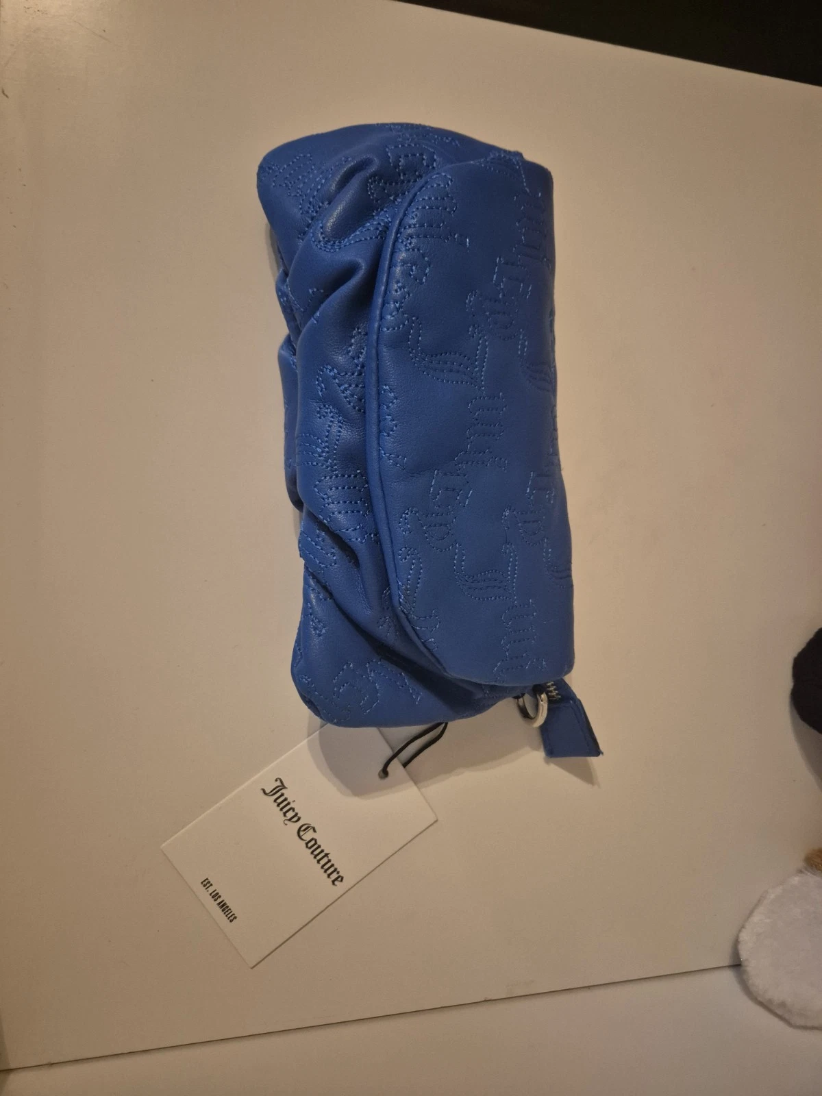 JUICY COUTURE Borsa a tracolla pochette Juicy Courture Dahlia in poliestere blu con catena nuova con etichette