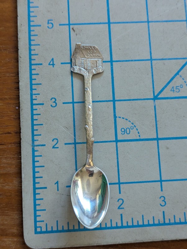 4.25" VINTAGE TOWLE’S LOG CABIN MAPLE SYRUP SOUVENIR SPOON PREMIUM ADVERTISING