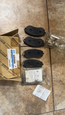 New OEM Scion / Toyota FR-S Front Brake Pads Set Kit w/ Shims SU003-04678