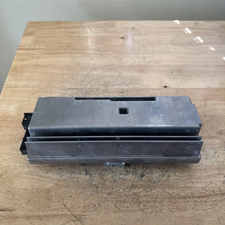 2# 2013 BMW ALPINA B7L - Amplificador Top-Hifi / AMP 9283656 - Imagem 3 de 4