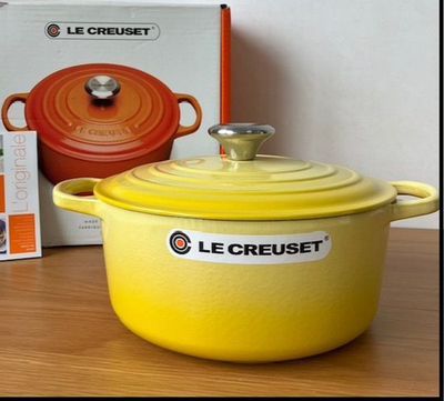 Le Creuset 24 cm Signature Round Casserole - Yellow for sale