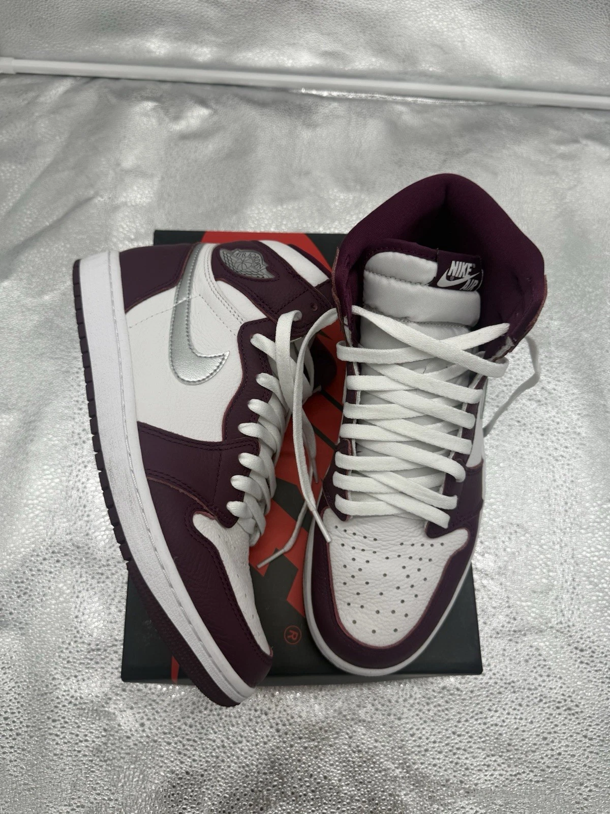 Jordan 1 Retro High OG Bordeaux taglia 9 5