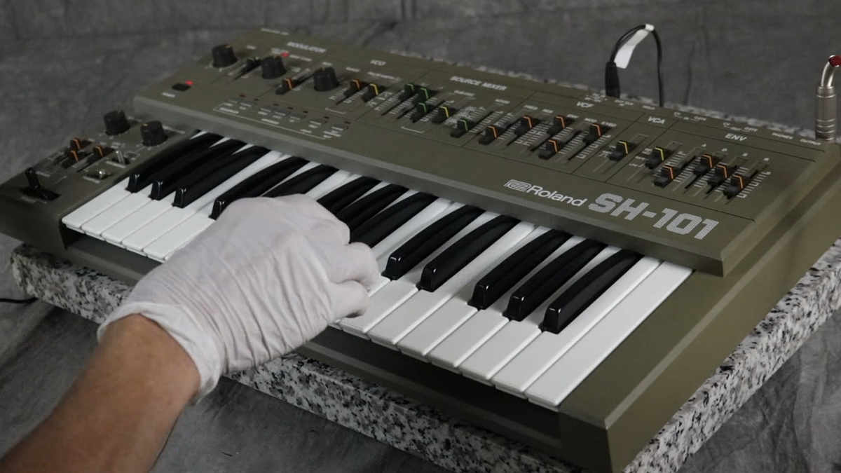 Roland SH-101 Gray Vintage Monophonic Synthesizer in Very