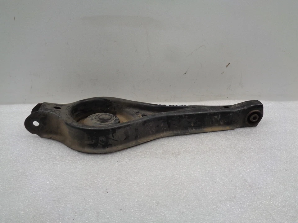 Задний левый или правый нижний рычаг управления 2002-2008 Jaguar X-Type от оригинального производителя LK805272 - Изображение 3 из 4