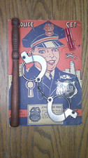 antiguo juguete oficial de policía conjunto completo esposas, silbato, insignia, batón e identificación
