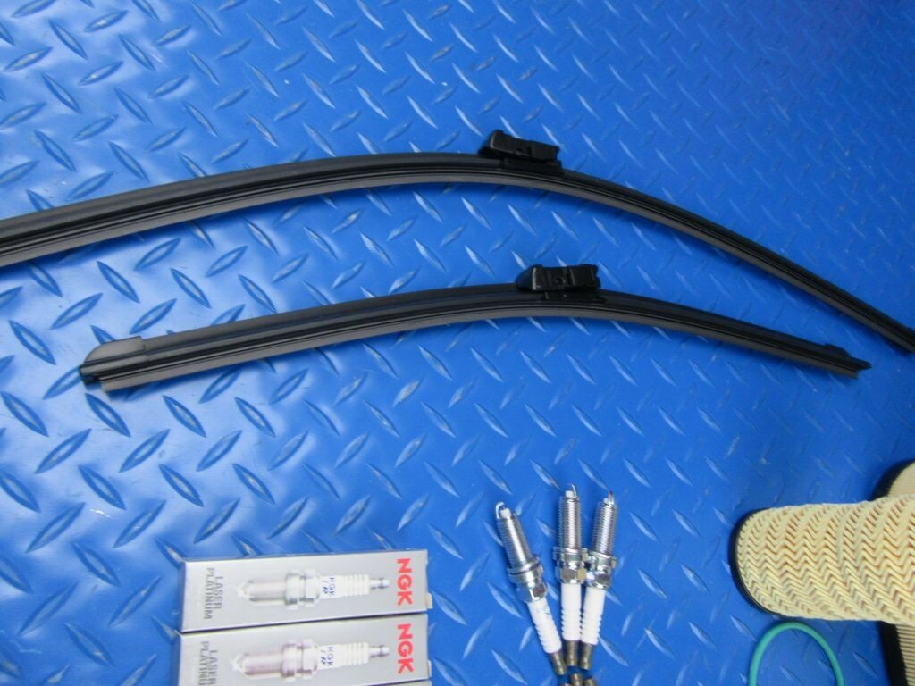 Maserati Ghibli  plugs oil air cabin filter wiper blades service kit #7054