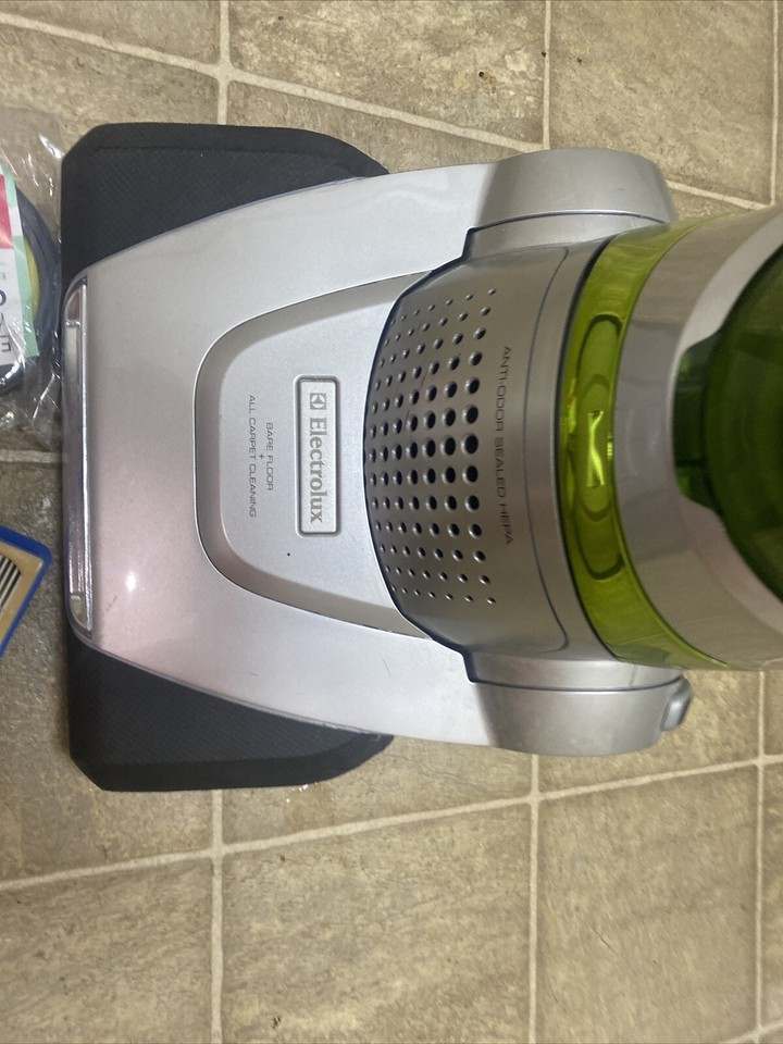 Electrolux Nimble Bagless Upright Vacuum Cleaner EL8605 HEPA Edge Green