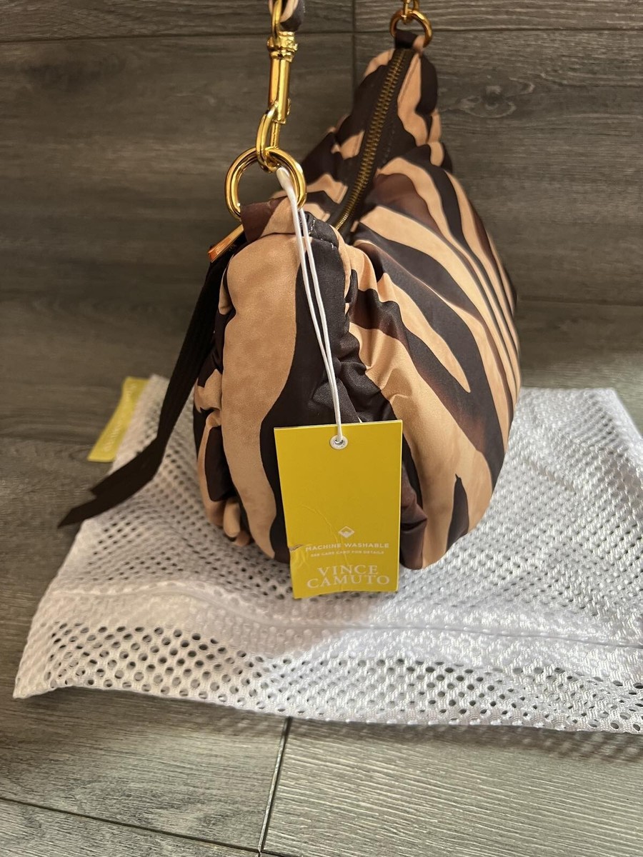 ワンダ　ブラウン Vince Camuto Washable Nylon Crossbody - Harlo Brown Zebra