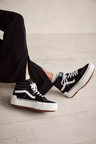 black stacked vans
