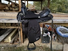 16’’ Black Abetta Arabian Trail Saddle + Tough1 Hunter Green Saddle Pad